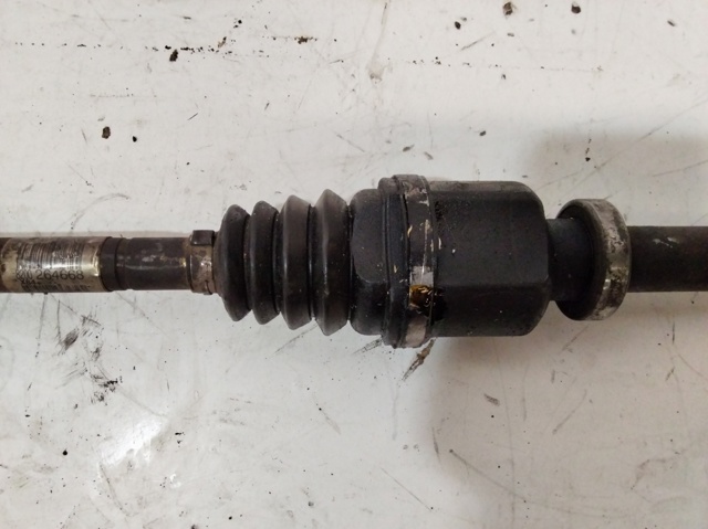 8200264668 RENAULT Semieje delantero derecho  disponible Ourense