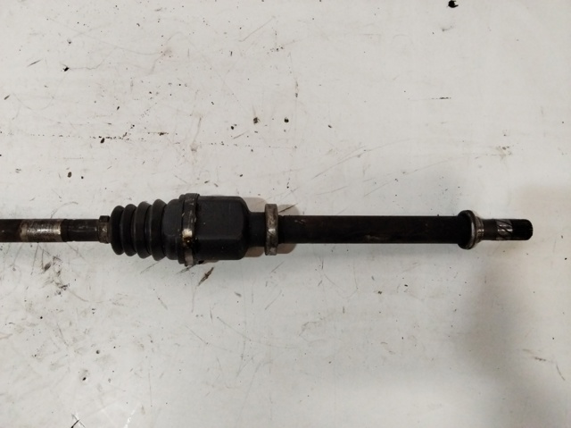 RENAULT 8200264668 Semieje delantero derecho  disponible Lugo