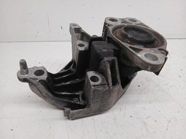 RENAULT 8200267625 Soporte de motor derecho  disponible Valladolid