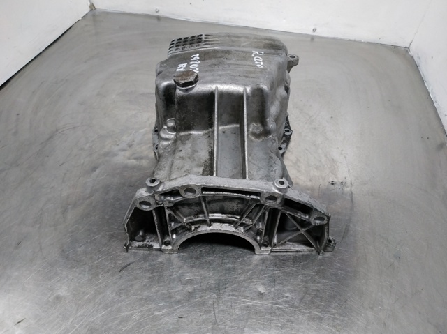 RENAULT 8200273261 Cárter de aceite  disponible Valladolid