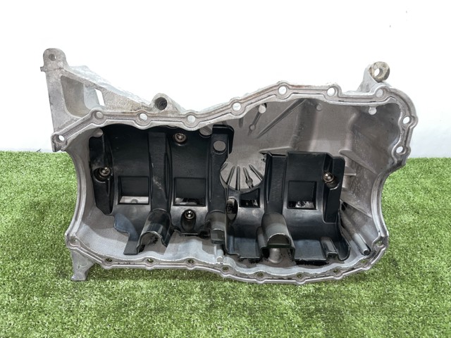 8200273261 RENAULT Cárter de aceite del motor  disponible Ourense