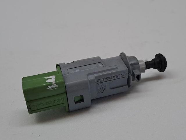 8200276360 Interruptor de embrague  disponible Málaga