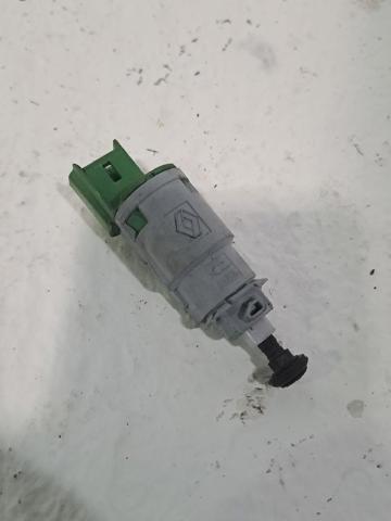 8200276360 Interruptor de embrague  disponible Utrera