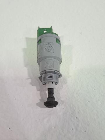 8200276360 RENAULT Interruptor de embrague comprar Madrid