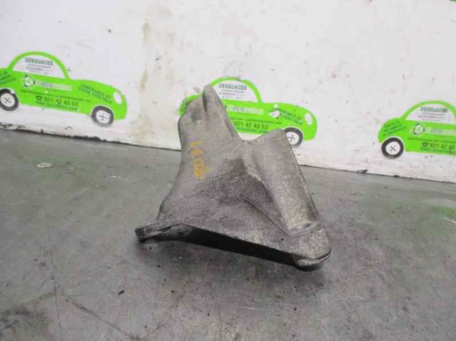 Soporte para taco de motor delantero 8200277229 Renault (RVI)