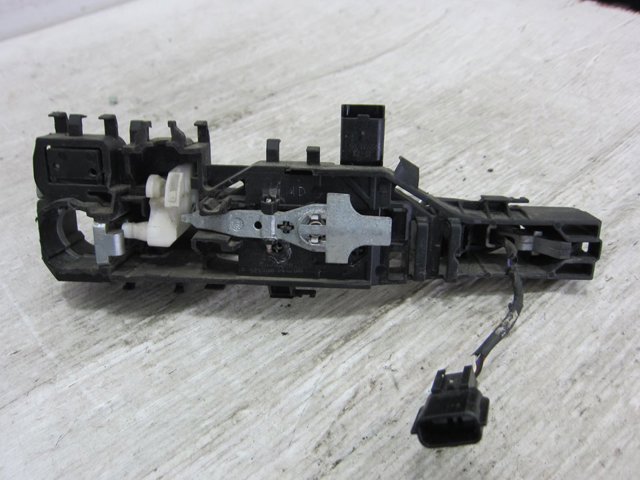 RENAULT 8200289825 Soporte de manija exterior de puertas izquierdas  en stock Valencia