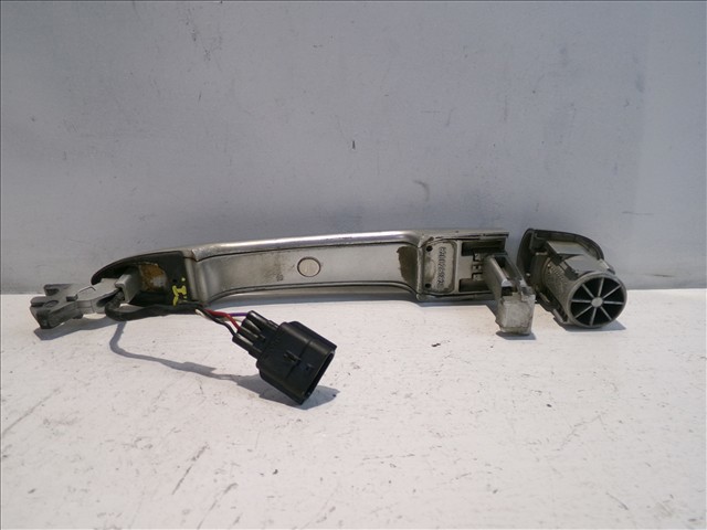 RENAULT 8200289825 Soporte de manija exterior de puertas izquierdas  comprar en Albacete