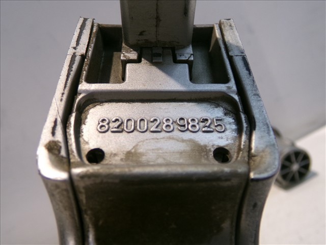 8200289825 Soporte de manija exterior de puertas izquierdas  en stock Granada