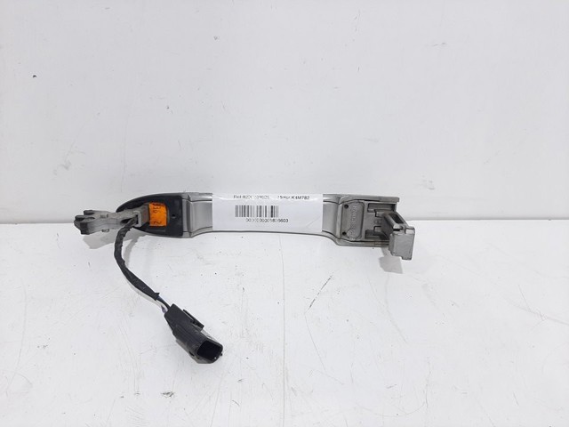 RENAULT 8200289825 Soporte de manija exterior de puertas izquierdas  en stock Salamanca