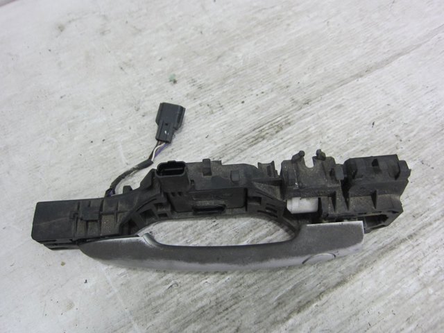 8200289825 RENAULT Soporte de manija exterior de puertas izquierdas  en stock Gandía