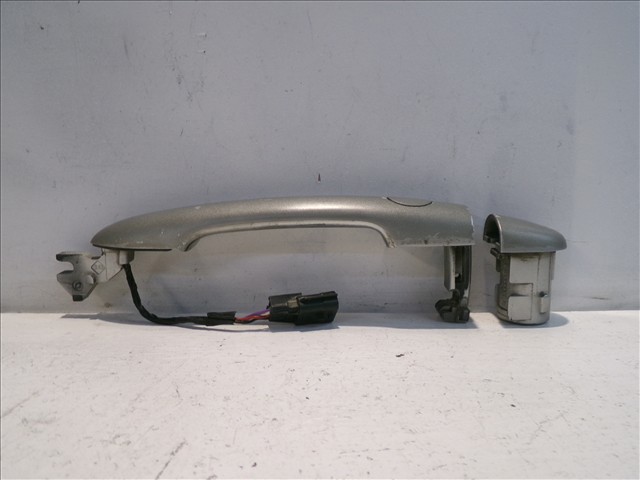 8200289825 RENAULT Soporte de manija exterior de puertas izquierdas  en stock Huelva
