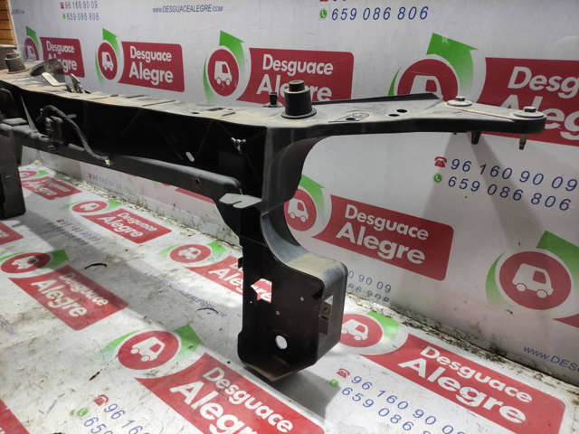 8200290143 RENAULT Panel de soporte del radiador y montaje de faros  disponible Vigo