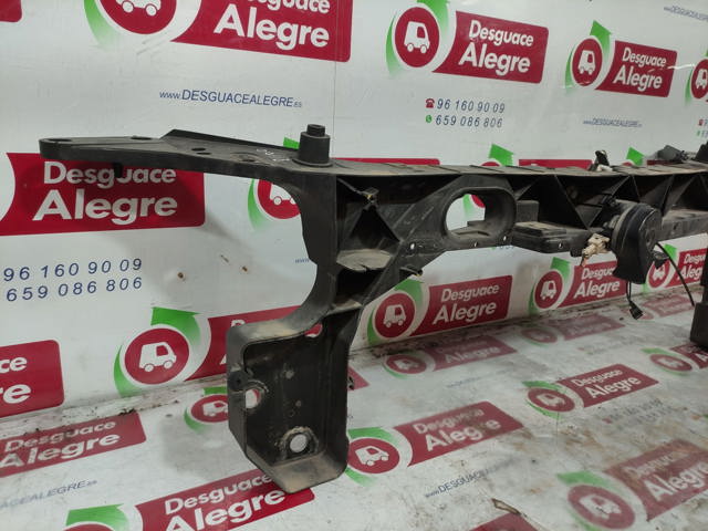 RENAULT 8200290143 Soporte de radiador  en stock Terrassa