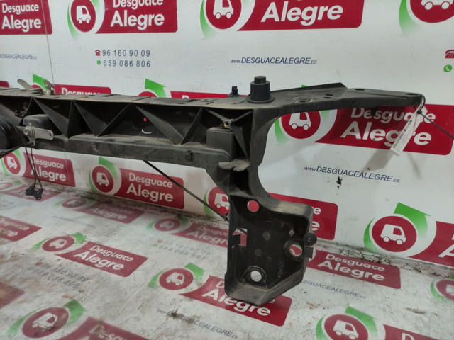 8200290143 RENAULT Panel de soporte del radiador y montaje de faros  comprar en Oviedo