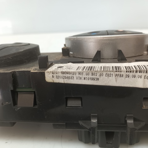 RENAULT 8200296683 Unidad de control aire acondicionado  en stock Terrassa