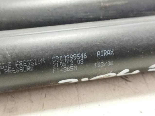 RENAULT 8200299546 Amortiguador maletero  en stock Terrassa