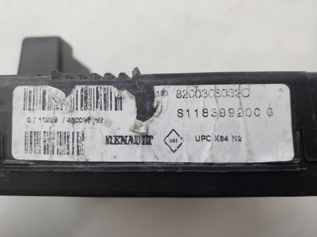 8200306032C RENAULT Caja de fusibles  en stock Gandía