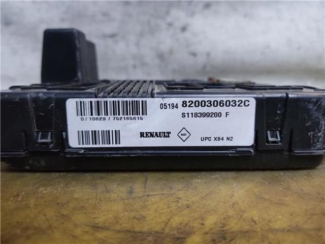 8200306032C Caja de fusibles  disponible Utrera