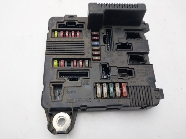 8200306032C RENAULT Caja de fusibles  comprar en Oviedo