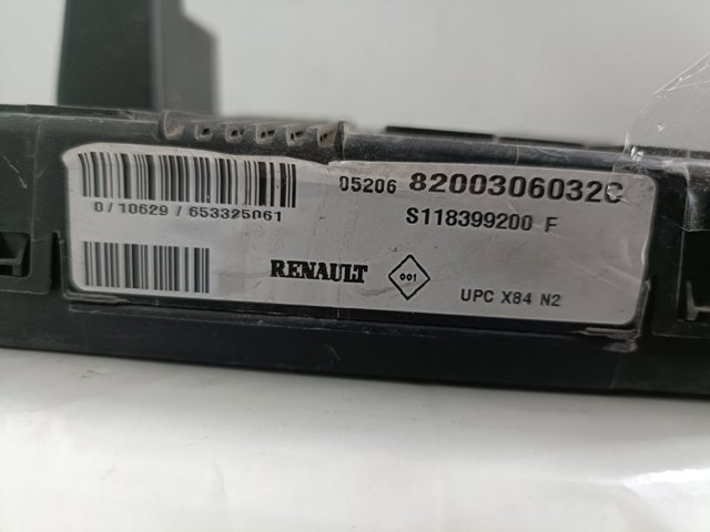 8200306032C RENAULT Caja de fusibles  comprar en Jaén