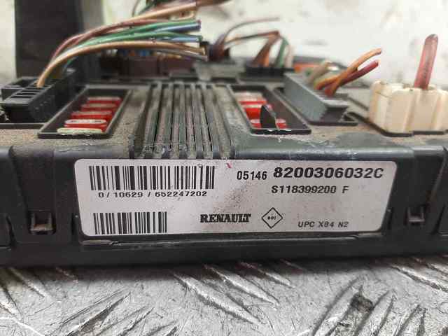 8200306032C RENAULT Caja de fusibles  en stock Córdoba