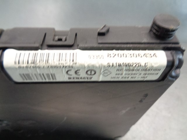 8200306434 RENAULT Caja de fusibles  en stock Huelva