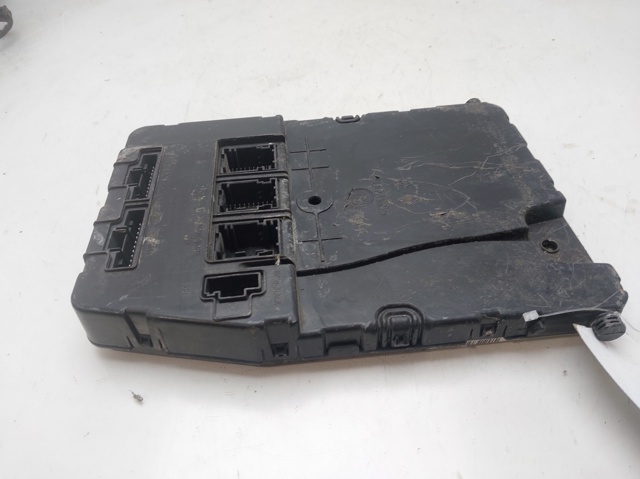 8200306434 RENAULT Caja de fusibles  en stock Córdoba