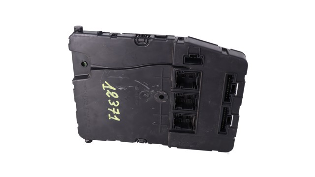 8200306434 RENAULT Caja de fusibles  comprar en Oviedo