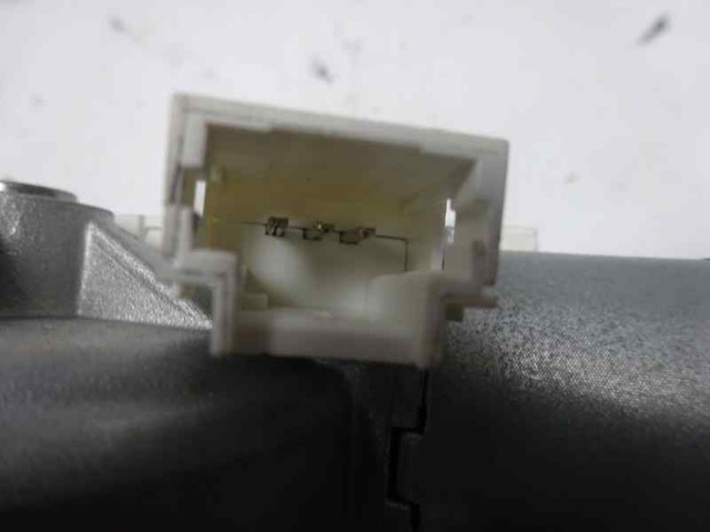 RENAULT 8200311486 Motor limpiaparabrisas, trasera  en stock Terrassa