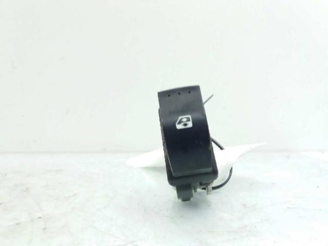 8200315024 RENAULT Botón de encendido del motor del elevalunas trasero  en stock Córdoba