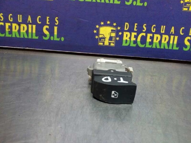 8200315029 RENAULT Botón de encendido del motor del elevalunas trasero  en stock Córdoba