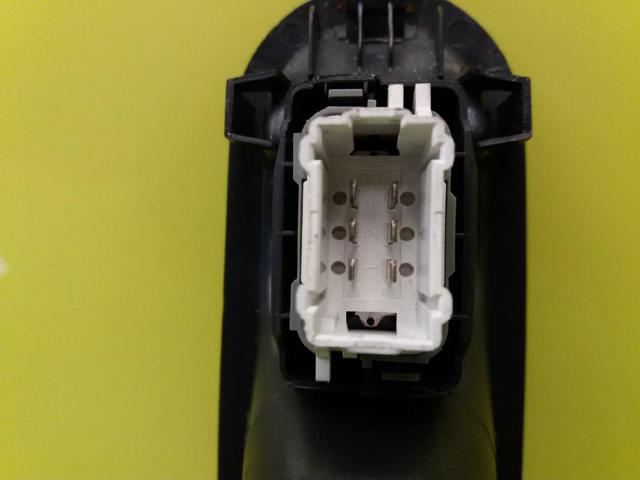 RENAULT 8200315029 Botón de encendido del motor del elevalunas trasero  en stock Salamanca