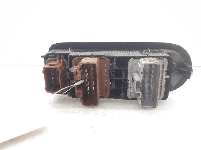 8200315033 Interruptor de elevalunas delantera izquierda comprar Sevilla