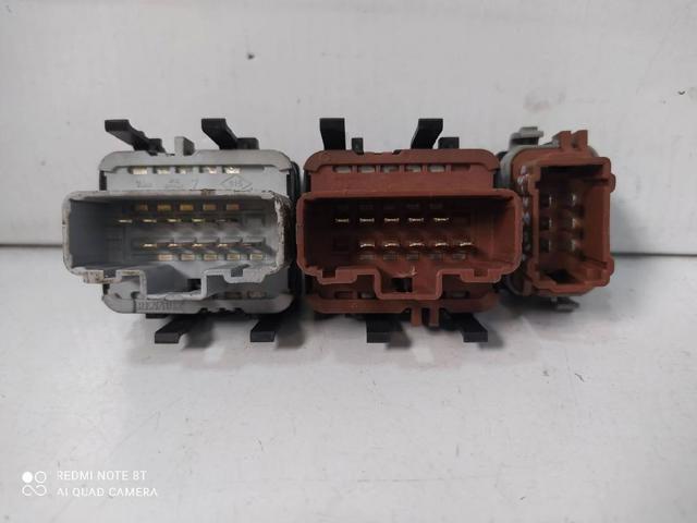 RENAULT 8200315033 Unidad de control de elevalunas delantera izquierda  disponible Lugo