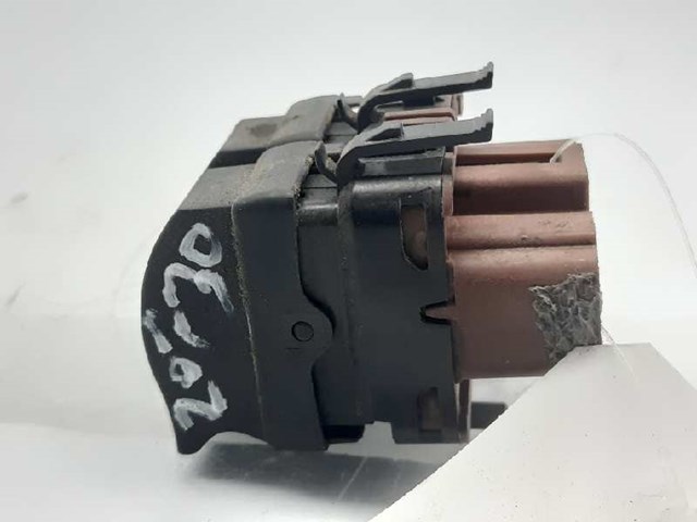 8200315033 Interruptor de elevalunas delantera izquierda  en stock Castellón
