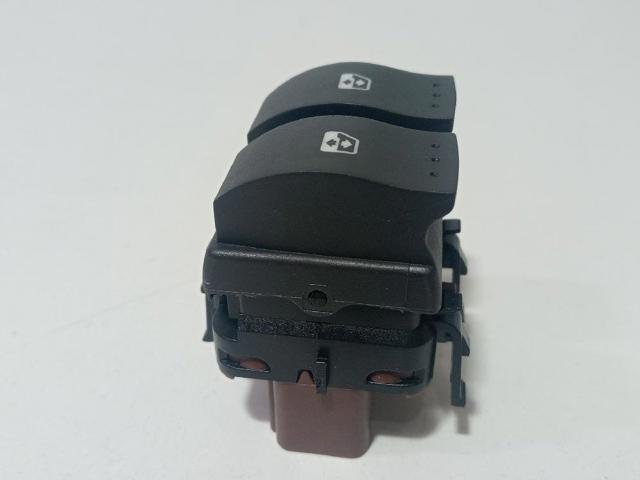 RENAULT 8200315040 Interruptor de elevalunas delantera izquierda comprar Tarragona