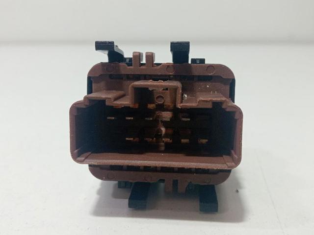 RENAULT 8200315040 Interruptor de elevalunas delantera izquierda  en stock Salamanca