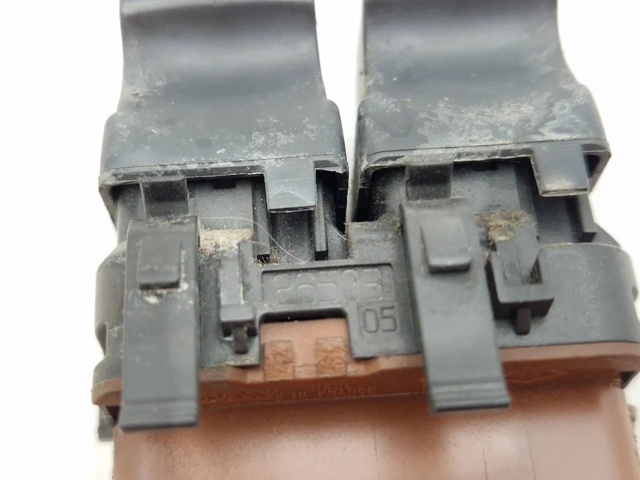 8200315040 Unidad de control de elevalunas delantera izquierda  disponible Málaga