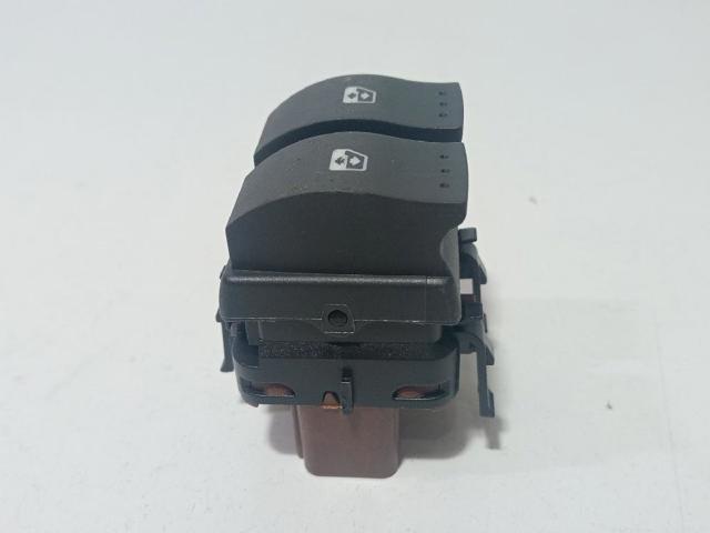 RENAULT 8200315040 Interruptor de elevalunas delantera izquierda comprar Barcelona