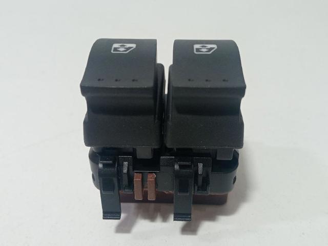 RENAULT 8200315040 Unidad de control de elevalunas delantera izquierda  comprar en Ponferrada