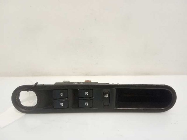 RENAULT 8200315042 Interruptor de elevalunas delantera izquierda comprar Barcelona