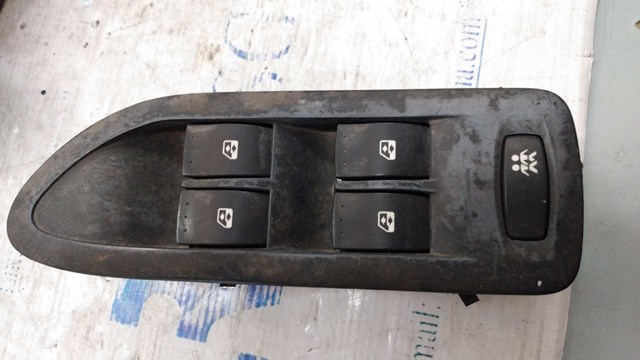 8200315042 Unidad de control de elevalunas delantera izquierda  disponible Utrera