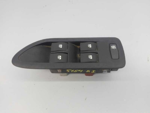 8200315042 RENAULT Interruptor de elevalunas delantera izquierda  en stock Huelva