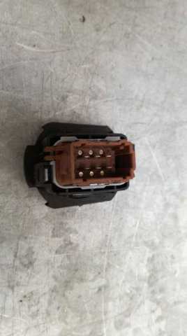 8200315042 Interruptor de elevalunas delantera izquierda comprar Girona
