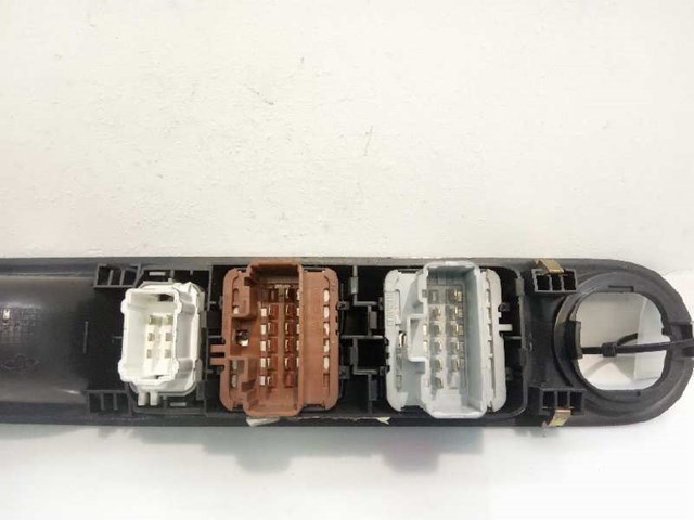 8200315042 RENAULT Interruptor de elevalunas delantera izquierda  en stock Córdoba