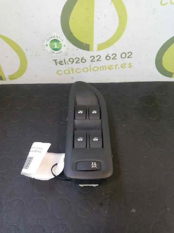 8200315042 RENAULT Interruptor de elevalunas delantera izquierda  en stock Córdoba