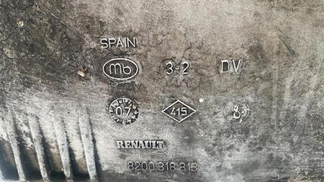 8200318813 Cárter de aceite del motor  disponible Burgos