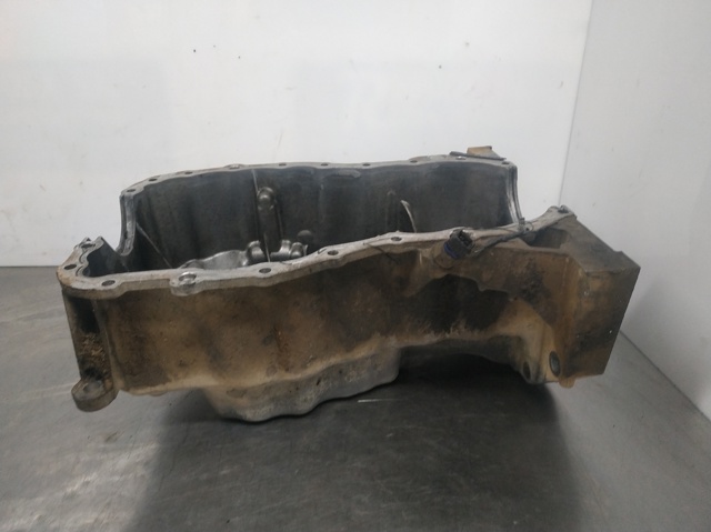 8200318813 RENAULT Cárter de aceite  en stock Gandía