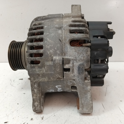 Alternador del motor 8200323126 RENAULT
