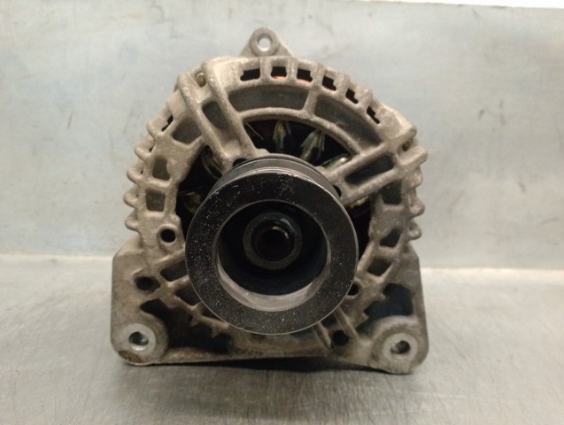 RENAULT 8200323137 Alternador  disponible Valladolid